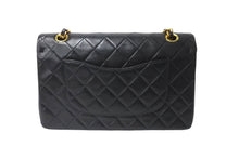 画像をギャラリービューアに読み込む, 極美品 CHANEL シャネル チェーンショルダーバッグ マトラッセ25 ラムスキン Wフラップラップ ブラックゴールド 6番台 中古 64911