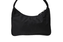 Load image into Gallery viewer, 極美品 PRADA プラダ ハンドバッグ ホーボー ショルダーバッグ ミニバックMV515 三角プレート ナイロン ブラック 中古 64912
