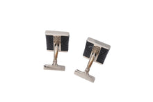 Load image into Gallery viewer, LOUIS VUITTON ルイヴィトン ブトンドゥマンシェット ソーホー カフス M62595 ダミエグラフィット レザー メタル 良品 中古 65058