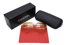 Load image into Gallery viewer, 極美品 CHANEL シャネル サングラス メガネ ココマーク グラデーション 4017-D ラインストーン オレンジ 62◻︎17 中古 65135