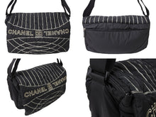 Load image into Gallery viewer, CHANEL シャネル スポーツライン ナイロン ショルダーバッグ 10番台 ブラック ココマーク ロゴ 美品 中古 65154