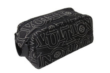 画像をギャラリービューアに読み込む, 極美品 LOUIS VUITTON ルイヴィトン スノー カプセル コレクション ドップキット クラッチバッグ M21435 ブラック 中古 65156
