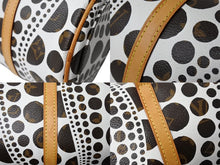 Load image into Gallery viewer, LOUIS VUITTON ルイヴィトン パピヨンGM ハンドバッグ 草間彌生 パンプキンドット M40687 ゴールド金具 美品 中古 65160