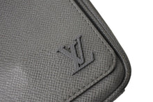 画像をギャラリービューアに読み込む, LouisVuitton ルイヴィトン ディストリクトPM NV3 タイガ ショルダーバッグ M30851 ICタグ タイガレザー グレー 美品 中古 65192