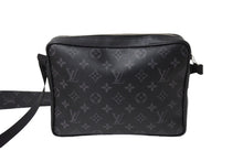 Load image into Gallery viewer, 極美品 LOUIS VUITTON ルイ ヴィトン エクリプス アウトドア メッセンジャーPM ショルダーバッグ M30233 ブラック 中古 65194