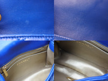 Load image into Gallery viewer, [USED/中古]CHANEL シャネル ショルダーバッグ ブルー ラムスキン ゴールド金具 Aランク 中古 65410