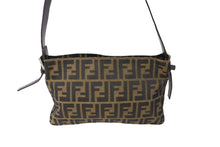 画像をギャラリービューアに読み込む, FENDI フェンディ マンマバケット ワンショルダーバッグ ズッカ柄 コットンキャンバス レザー シルバー金具 美品 中古 65539