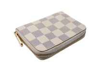 Load image into Gallery viewer, LOUIS VUITTON ルイ ヴィトン ジッピー コインパース コインケース N60229 ダミエアズール キャンバス ホワイト 美品 中古 65544