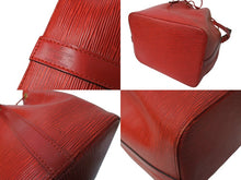 Load image into Gallery viewer, LOUIS VUITTON ルイヴィトン エピ ノエ 巾着ショルダーバッグ M44007 カスティリアンレッド レザー ゴールド金具 良品 中古 65566