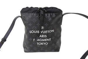 極美品 LOUIS VUITTON ルイヴィトン モノグラムエクリプスフラグメント ナノバッグ ショルダーバッグ M43418 ブラック 中古 65583