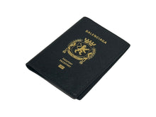 画像をギャラリービューアに読み込む, 極美品 BALENCIAGA バレンシアガ パスポートホルダー パスポートケース カードケース 787742 ブラック カーフスキン 中古 65585