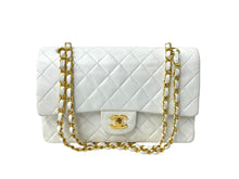 画像をギャラリービューアに読み込む, CHANEL シャネル チェーンショルダーバッグ マトラッセ25 ココマーク ラムスキン 5番台 1998年 Wフラップ ホワイト 美品 中古 65604