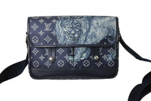 画像をギャラリービューアに読み込む, 極美品 LouisVuitton ルイヴィトン メッセンジャーPM ライオン モノグラム サバンナ ショルダーバッグ M54248 ネイビー 中古 65615