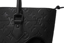 Load image into Gallery viewer, 新品同様 LOUIS VUITTON ルイヴィトン コムデギャルソン 川久保玲 トートバッグ M58661 ウィズホールズMM モノグラムアンプラント ブラック 中古 65693