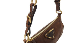 画像をギャラリービューアに読み込む, PRADA プラダ ワンショルダーバッグ トライアングルロゴ レザー ブラウン ゴールド金具 イタリア製 美品 中古 65702