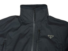 画像をギャラリービューアに読み込む, PRADA プラダ トライアングルロゴプレートジャケット 2022SS ICタグ Re-Nylon 29Z004 ブラック サイズ36 美品 中古 65811