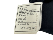 Load image into Gallery viewer, CHANEL シャネル ベスト ココマークボタン 96P P06558V02311 フランス製 ウール ネイビー サイズ36 美品 中古 65815