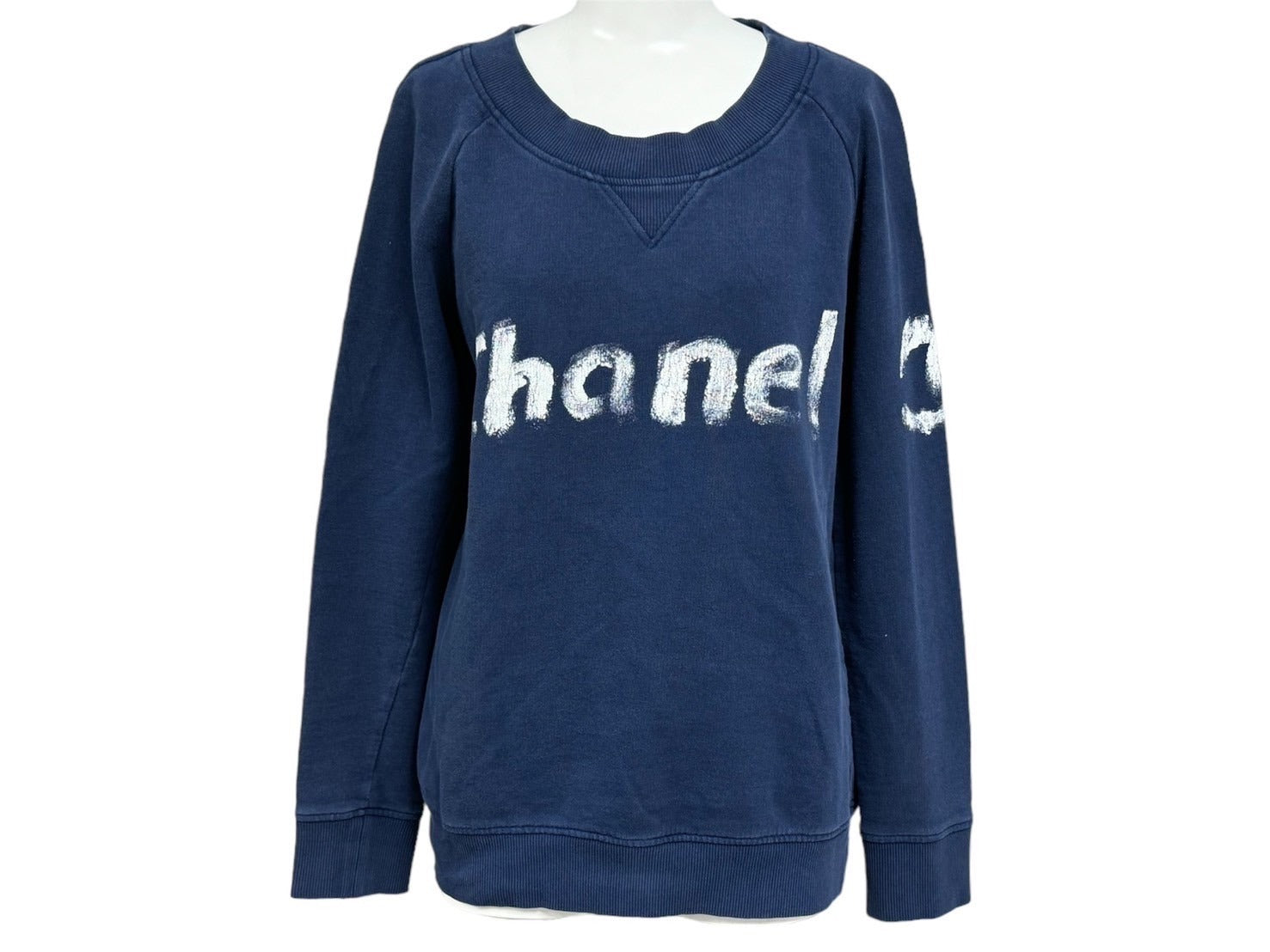 CHANEL シャネル スウェット トレーナー 長袖 ロゴ CHRISTMAS 2013 C63121K06167 ブルー ホワイト サイズS 良品  中古 65816 – Casanova Vintage