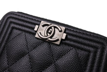 Load image into Gallery viewer, 極美品 CHANEL シャネル コインケース 財布 ボーイ ラウンドファスナー キャビアスキン A80602 シルバー金具 ブラック 美品 中古 65829