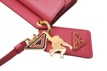 Load image into Gallery viewer, 新品同様 PRADA プラダ カードケース バッグチャーム 1TL344 トライアングルロゴ サフィアーノレザー ピンク ゴールド金具 中古 65866