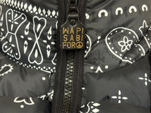 Load image into Gallery viewer, KAPITAL キャピタル ダウンベスト ペイズリー バンダナ柄 ブラック ポリエステル K2209SJ029 美品 中古 65911