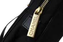画像をギャラリービューアに読み込む, 極美品 CHANEL シャネル ミニショルダーバッグ ココマーク 8番台 ニュートラベルライン ナイロン ブラック ゴールド金具 中古 65920