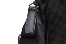 Load image into Gallery viewer, 新品同様品 LOUIS VUITTON ルイヴィトン ショルダーバッグ ダニエルMM N58029 ダミエグラフィットブラック シルバー金具 中古 65926
