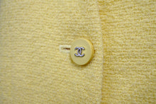 画像をギャラリービューアに読み込む, CHANEL シャネル ウール ジャケット イエロー 黄色 ココマーク ココボタン BOUTIQUE ロゴ アウター 美品 中古 65955