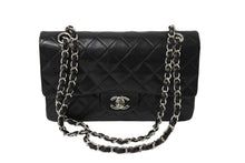 画像をギャラリービューアに読み込む, 極美品 CHANEL シャネル チェーンショルダーバッグ マトラッセ23 Wフラップラップ ラムスキン ブラックシルバー 5番台 中古 65965