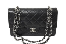画像をギャラリービューアに読み込む, 極美品 CHANEL シャネル チェーンショルダーバッグ マトラッセ23 Wフラップラップ ラムスキン ブラックシルバー 5番台 中古 65965