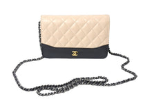 Load image into Gallery viewer, CHANEL シャネル ガブエルドゥチェーンウォレットバッグ キャビアスキン マトラッセ 27番台 ブラック ピンクベージュ 美品 中古 65975