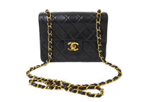 画像をギャラリービューアに読み込む, CHANEL シャネル ミニマトラッセ チェーンショルダーバッグ 3番台 1995年 ラムスキン ブラック ゴールド金具 美品 中古 66002