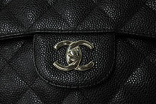 画像をギャラリービューアに読み込む, 新品同様 CHANEL シャネル チェーンショルダーバッグ マトラッセ30 キャビアスキン Wフラップ A58600 ブラック シルバー 15番台 中古 66010