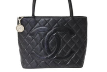 画像をギャラリービューアに読み込む, CHANEL シャネル 復刻トートバッグ ハンドバッグ 6番台 グレインドカーフスキン ブラック シルバー金具 美品 中古 66012