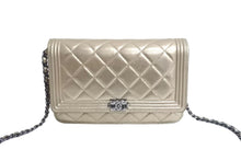 Load image into Gallery viewer, CHANEL シャネル ボーイシャネル チェーン ウォレット ショルダーバッグ ゴールド ラムスキン 20番台 シルバー金具 財布 ココマーク 美品 中古 66015