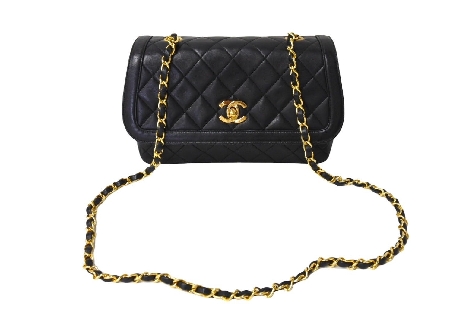 CHANEL シャネル チェーンショルダーバッグ マトラッセ23 ポーチ付き 1番台 ラムスキン ブラック ゴールド金具 美品 中古 66030 –  Casanova Vintage