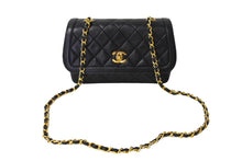画像をギャラリービューアに読み込む, CHANEL シャネル チェーンショルダーバッグ マトラッセ23 ポーチ付き 1番台 ラムスキン ブラック ゴールド金具 美品 中古 66030