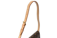 Load image into Gallery viewer, LOUIS VUITTON ルイヴィトン モノグラム ミュゼットタンゴ ショルダーバッグ M51388 ロゴ 斜め掛け 鞄 ゴールド金具 美品 中古 66048