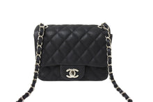 画像をギャラリービューアに読み込む, CHANEL シャネル ショルダーバッグ ミニマトラッセ ソフトキャビア チェーンショルダー 17番台 17cm シルバー金具 美品 中古 66099
