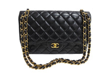 画像をギャラリービューアに読み込む, 極美品 CHANEL シャネル チェーンショルダーバッグ ラムスキン マトラッセ30 Wフラップ ブラックゴールド金具 24番台 中古 66164