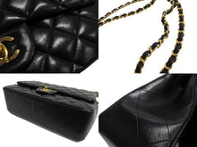 画像をギャラリービューアに読み込む, 極美品 CHANEL シャネル チェーンショルダーバッグ ラムスキン マトラッセ30 Wフラップ ブラックゴールド金具 24番台 中古 66164