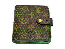 画像をギャラリービューアに読み込む, 極美品 LOUIS VUITTON ルイヴィトン 二つ折り財布 コンパクトジップ ブラウン グリーン M95218 ゴールド金具 中古 66184