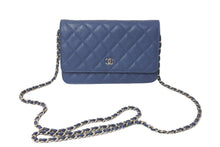 画像をギャラリービューアに読み込む, 極美品 CHANEL シャネル WOC チェーンウォレット 二つ折り財布 19番台 ココマーク キャビアスキン ブルーグレー シルバー金具 中古 66305