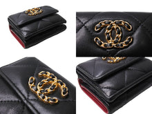 画像をギャラリービューアに読み込む, CHANEL シャネル 19 三つ折り財布 ココマーク AP1789 ラムスキン マトラッセ ゴールド金具 ブラック 美品 中古 66334