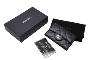 CHANEL シャネル カードケース ココマーク フラップ 26番台 キャビアスキン マトラッセ シルバー金具 ブラック 美品 中古 66336