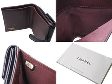 画像をギャラリービューアに読み込む, 極美品 CHANEL シャネル タイムレス クラシックライン コンパクトウォレット 財布 マトラッセ ココマーク キャビアスキン 中古 66340