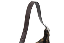 画像をギャラリービューアに読み込む, FENDI フェンディ ワンショルダーバッグ ズッカ柄 マンマバケット キャンバス レザー シルバー金具 ブラウン 美品 中古 66424