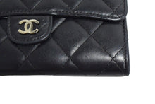 画像をギャラリービューアに読み込む, CHANEL シャネル マトラッセ 二つ折り財布 フラップウォレット 10番台 ココマーク ブラック ラムスキン 良品 中古 66484