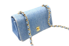 Load image into Gallery viewer, CHANEL シャネル デニム チェーン ミニ ショルダーバッグ ブルー フルフラップ ココマーク ロゴ ゴールド金具 美品 中古 66516