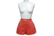 Load image into Gallery viewer, CHANEL シャネル デニム ショートパンツ レッド 赤 半ズボン ボトムス ロゴ ココマーク P03208 サイズ38 美品 中古 66544